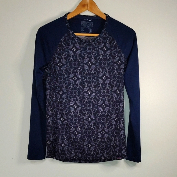 Patagonia Tops - Patagonia Base Layer Top Size S Capilene Midweight Winter Hiking Activewear Blue